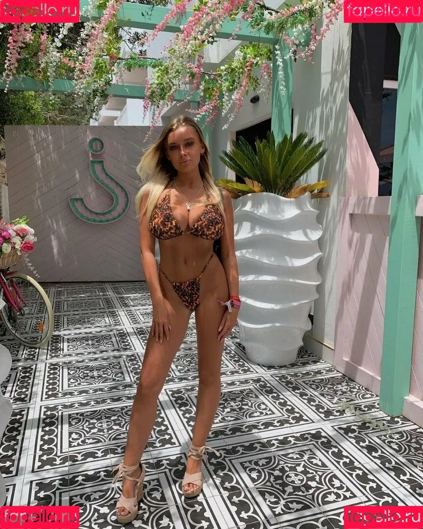Lucy Cartlidge Onlyfans Photo Gallery 