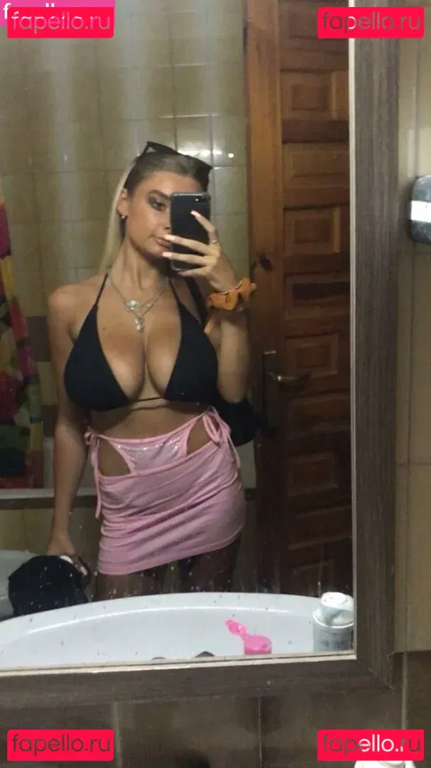 Lucy Cartlidge Onlyfans Photo Gallery 