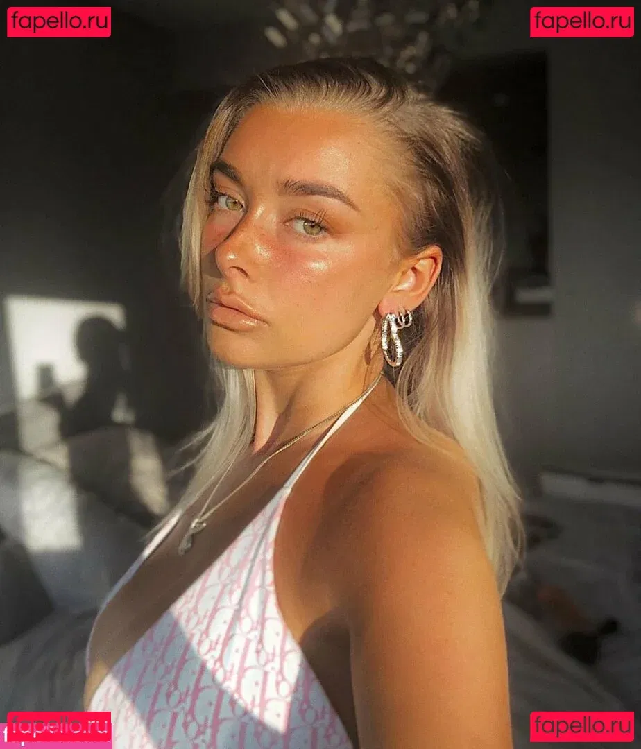 Lucy Cartlidge Onlyfans Photo Gallery 