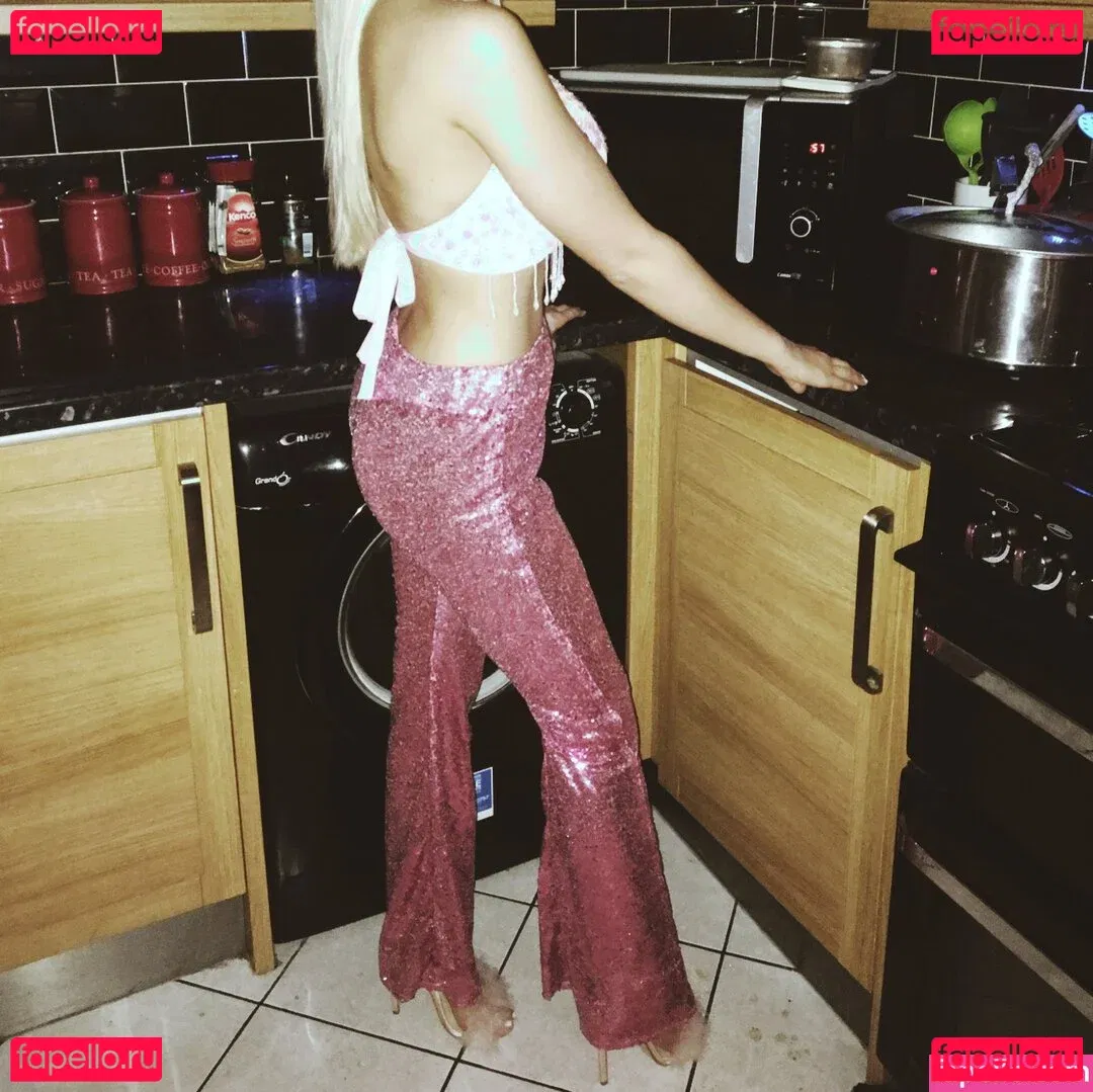 Lucy Cartlidge Onlyfans Photo Gallery 