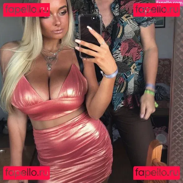 Lucy Cartlidge Onlyfans Photo Gallery 