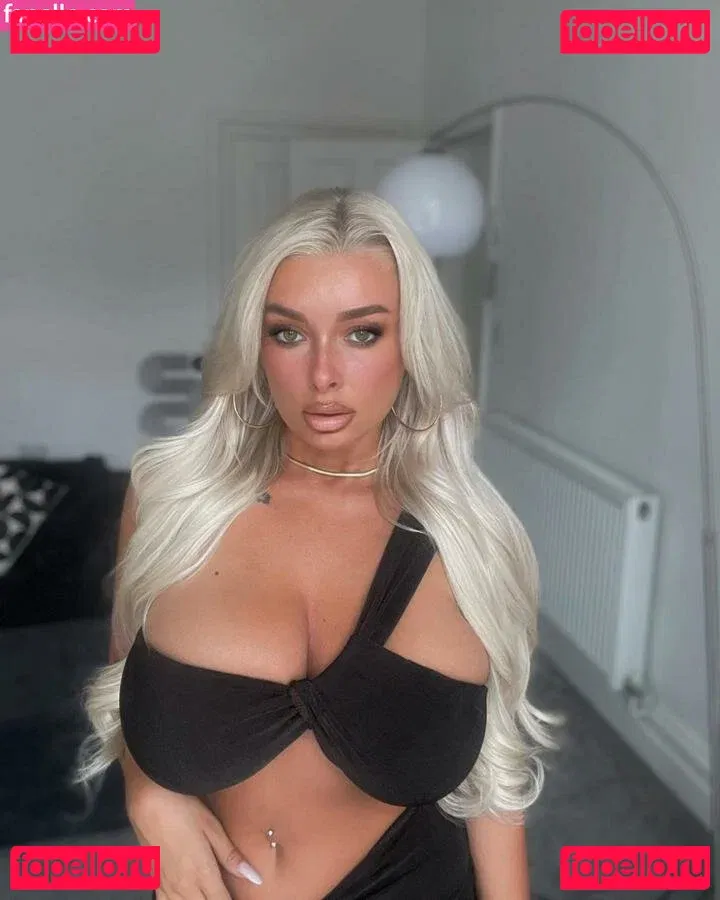 Lucy Cartlidge Onlyfans Photo Gallery 