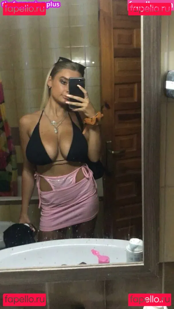 Lucy Cartlidge Onlyfans Photo Gallery 