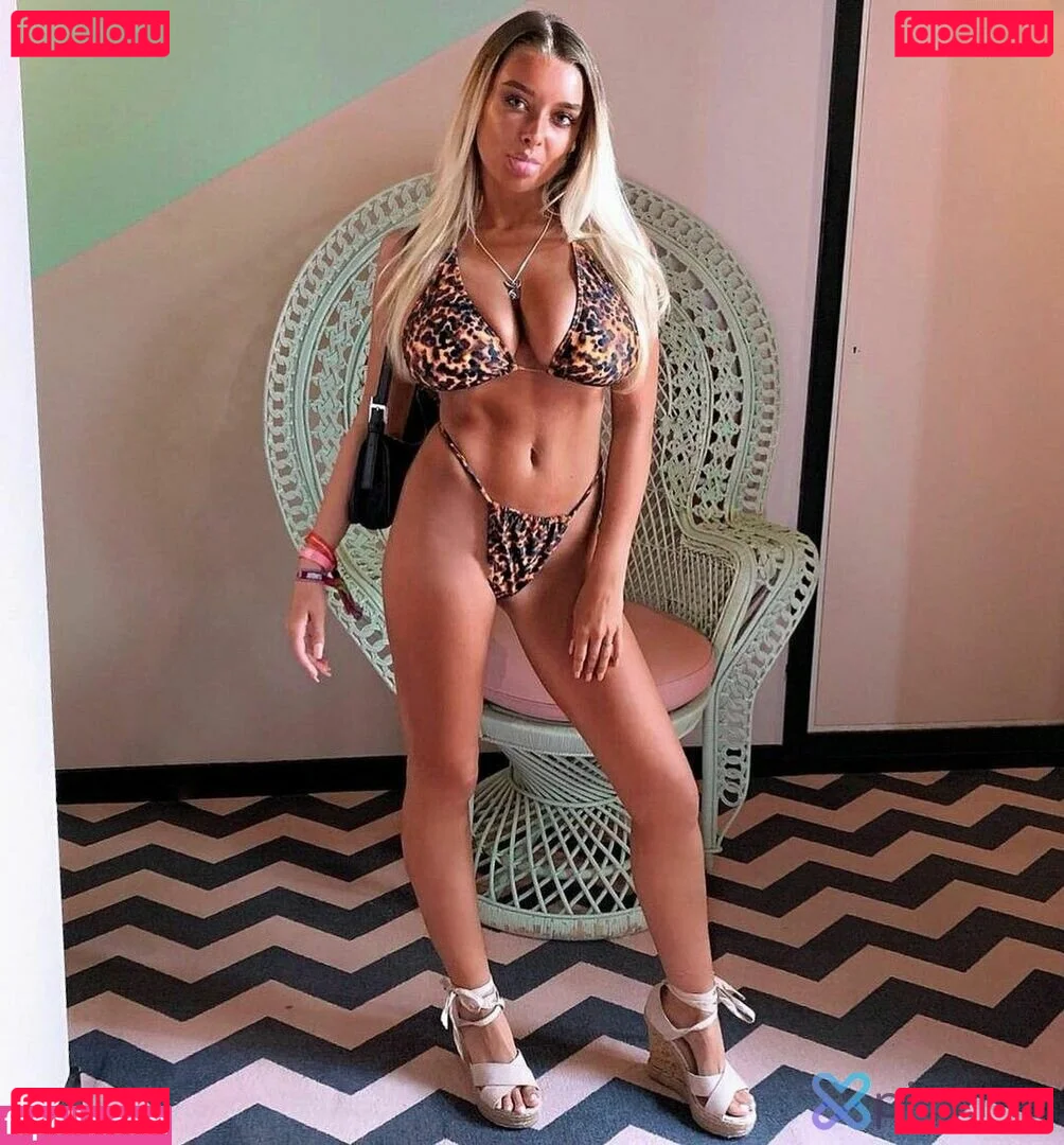 Lucy Cartlidge Onlyfans Photo Gallery 