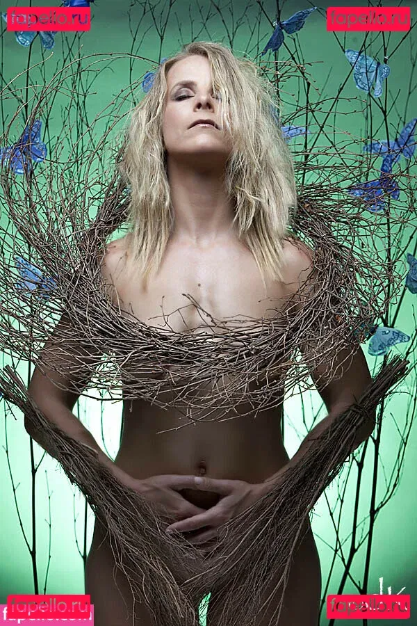 Claire Irons Onlyfans Photo Gallery 