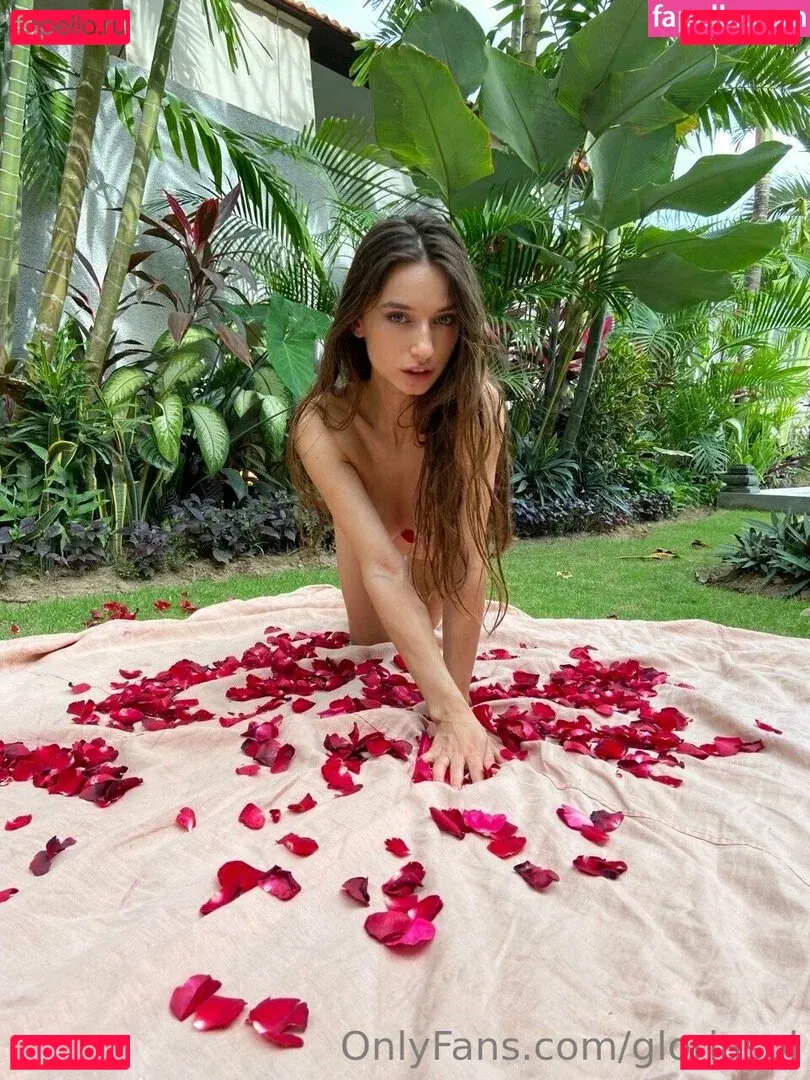 Gloria Sol Onlyfans Photo Gallery 