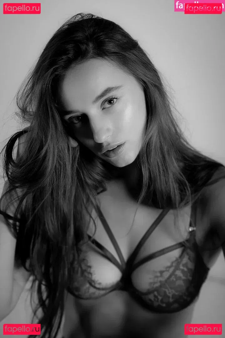 Gloria Sol Onlyfans Photo Gallery 