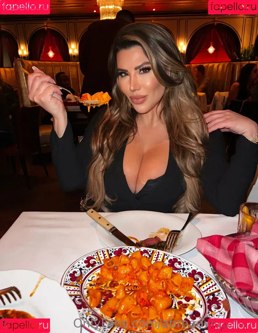 Abroadwithmila Onlyfans Photo Gallery 