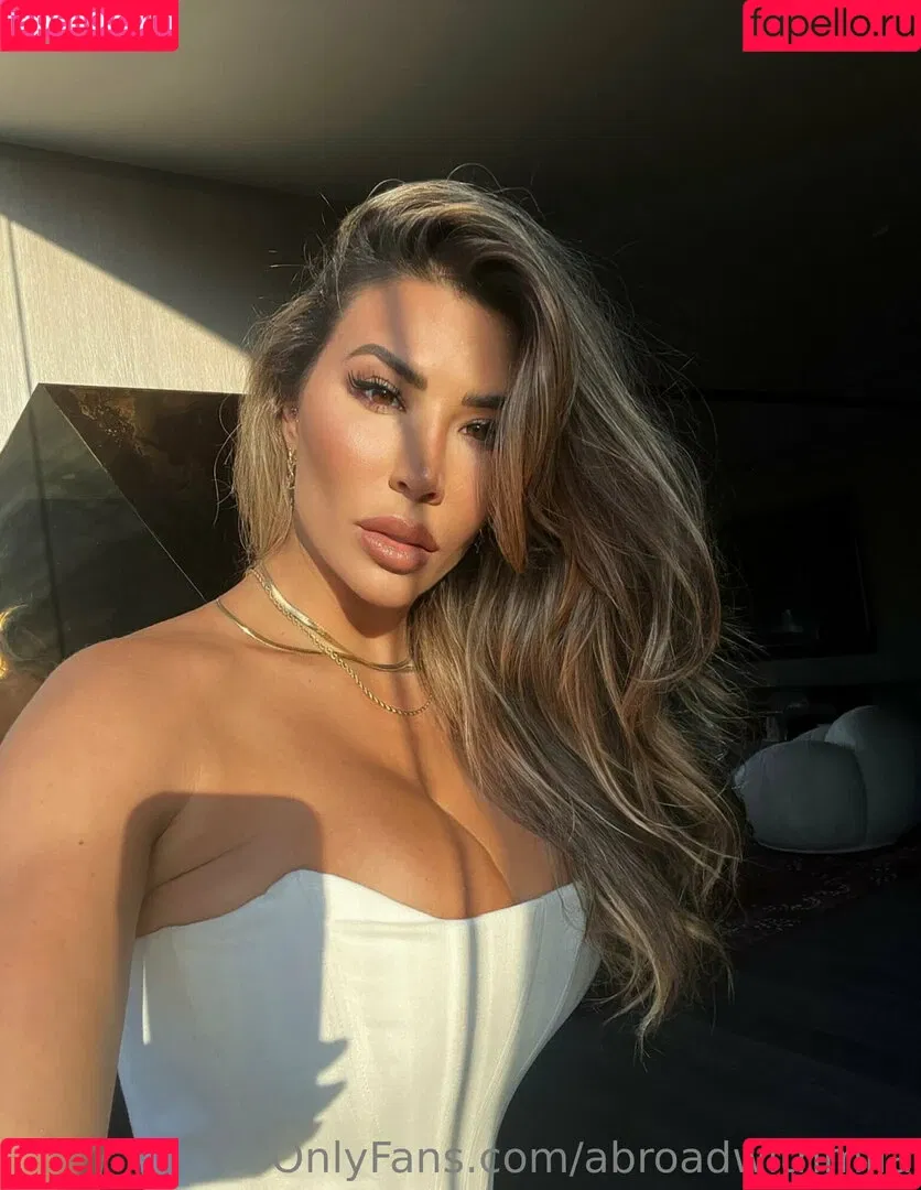 Abroadwithmila Onlyfans Photo Gallery 