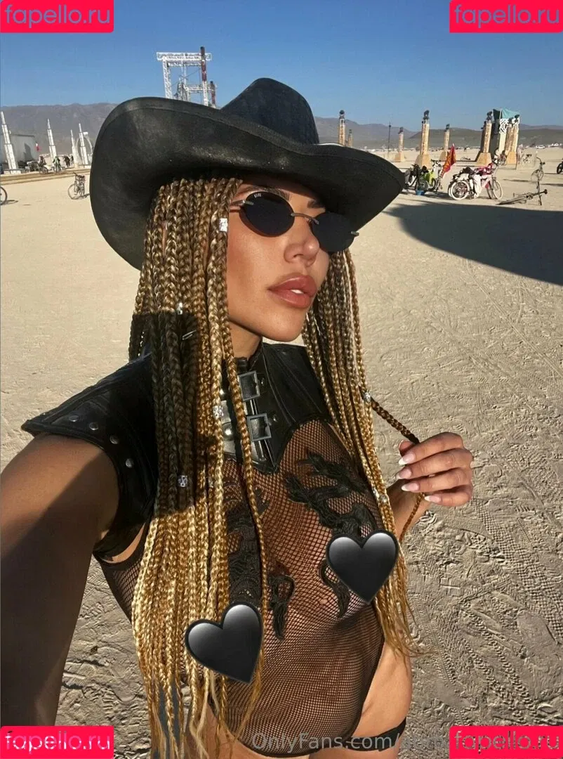 Abroadwithmila Onlyfans Photo Gallery 