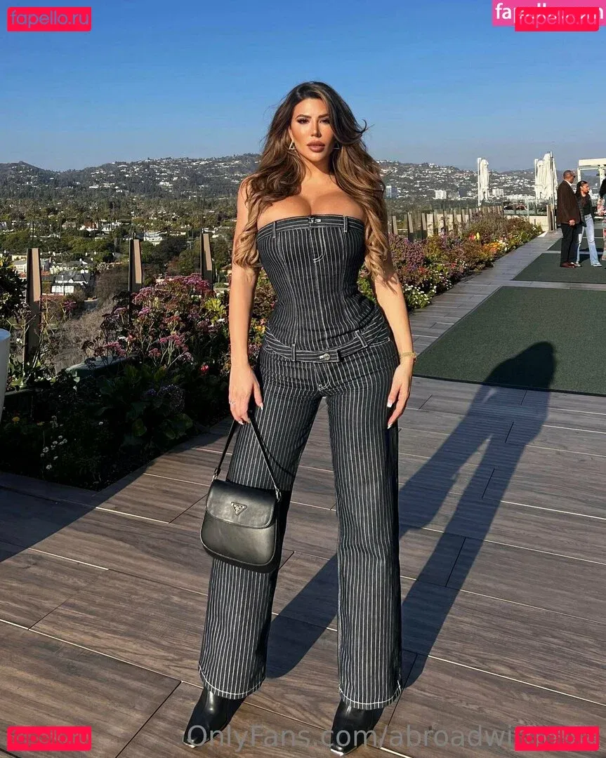 Abroadwithmila Onlyfans Photo Gallery 