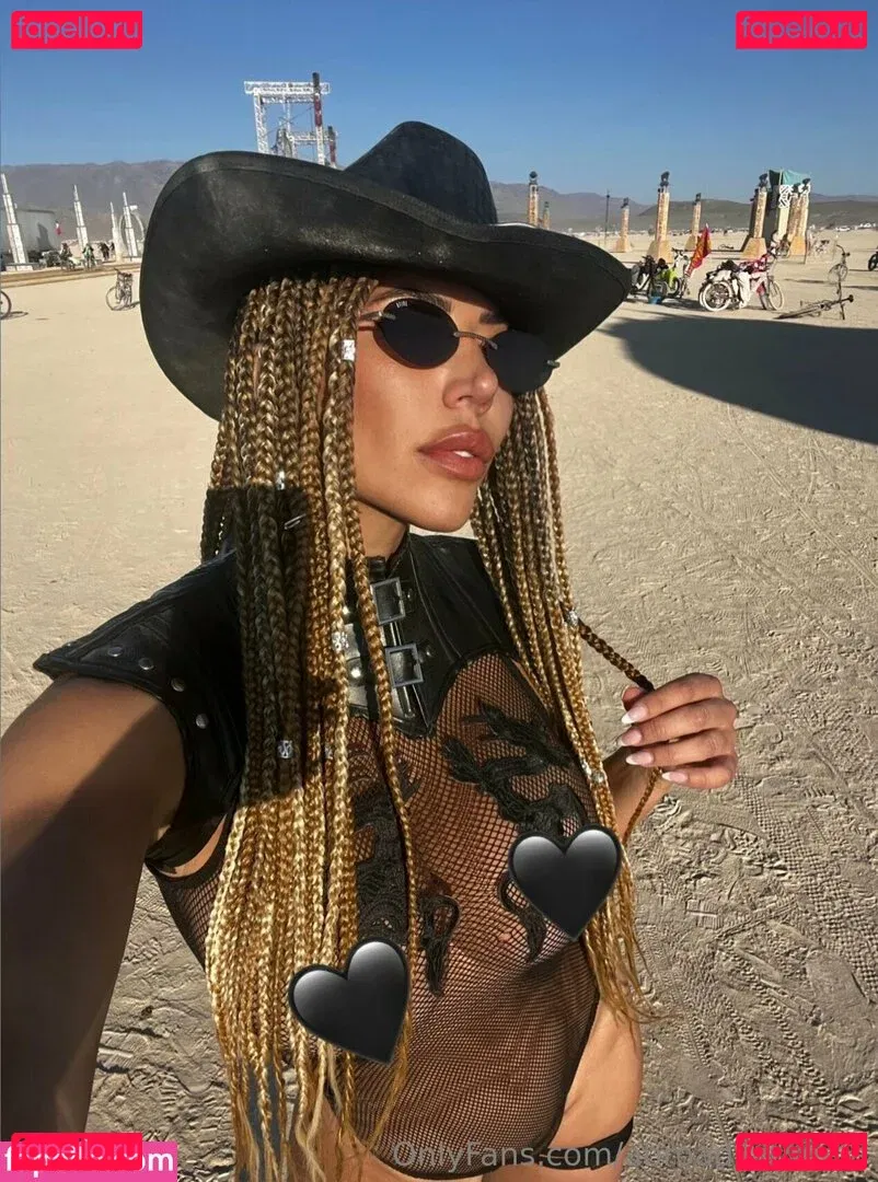 Abroadwithmila Onlyfans Photo Gallery 