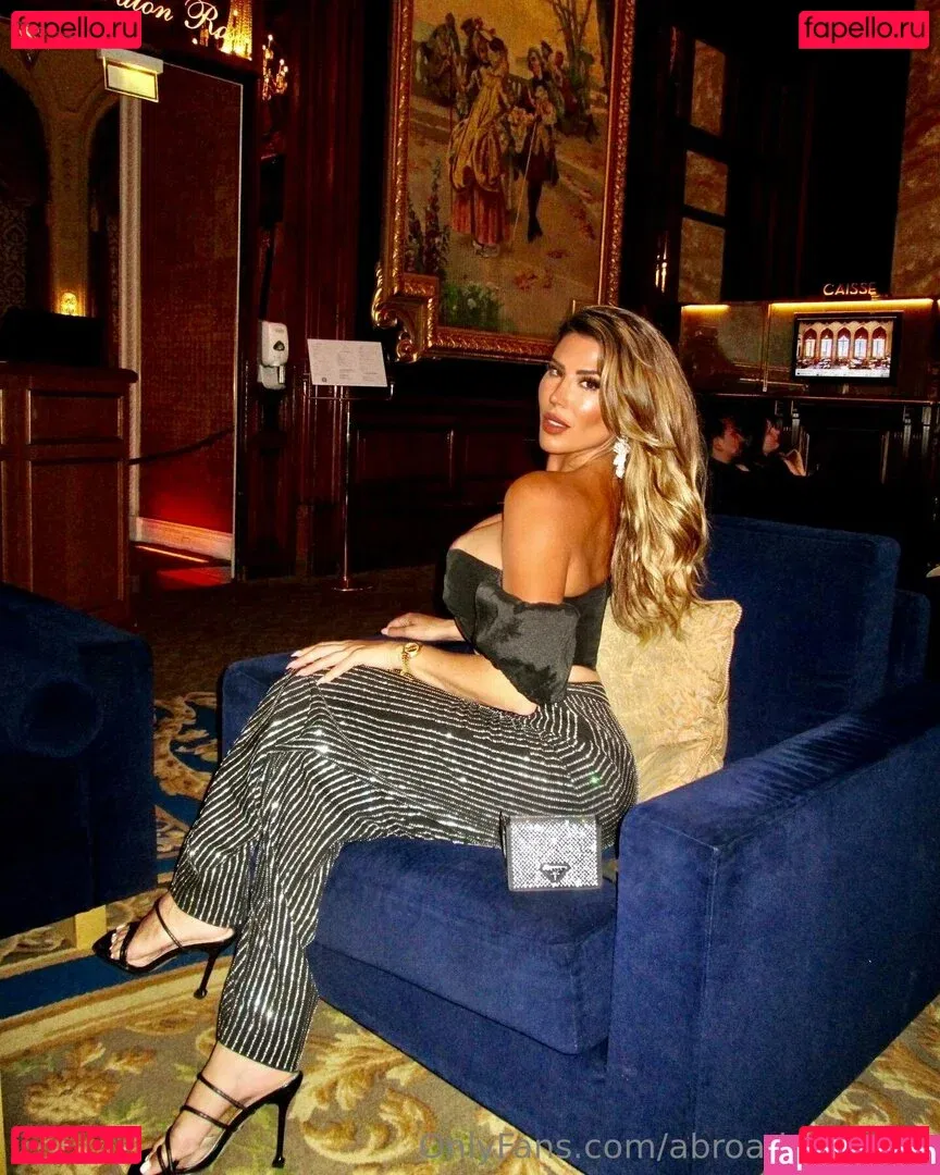 Abroadwithmila Onlyfans Photo Gallery 