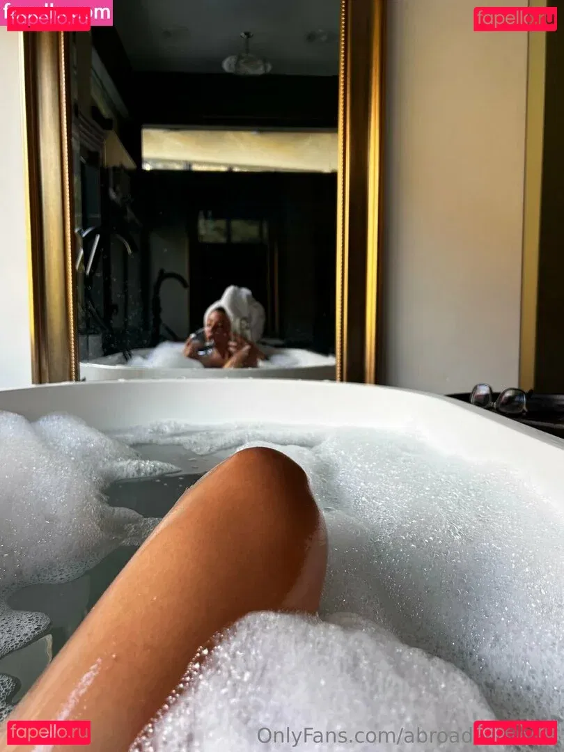 Abroadwithmila Onlyfans Photo Gallery 