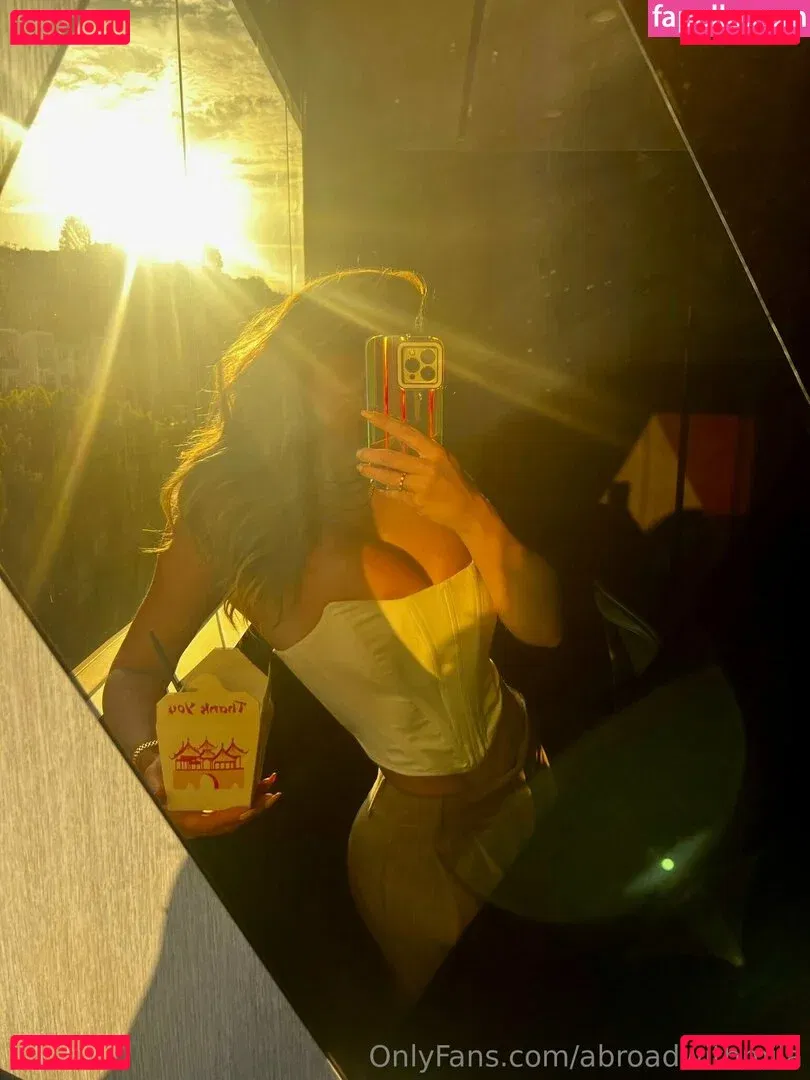 Abroadwithmila Onlyfans Photo Gallery 