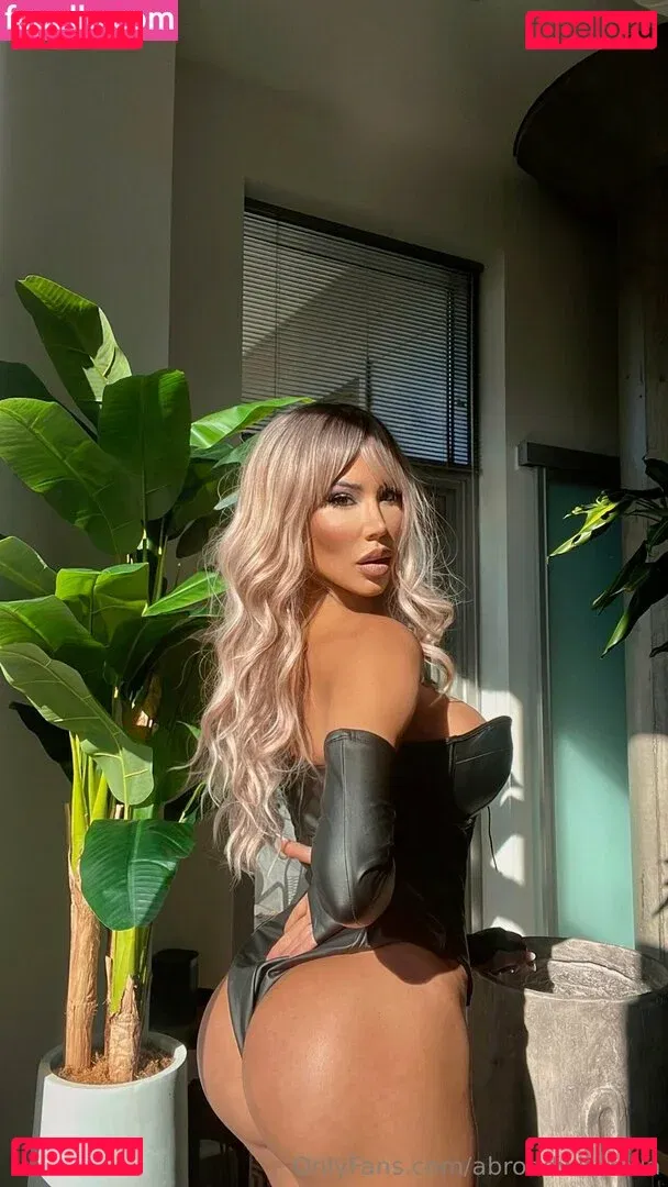 Abroadwithmila Onlyfans Photo Gallery 