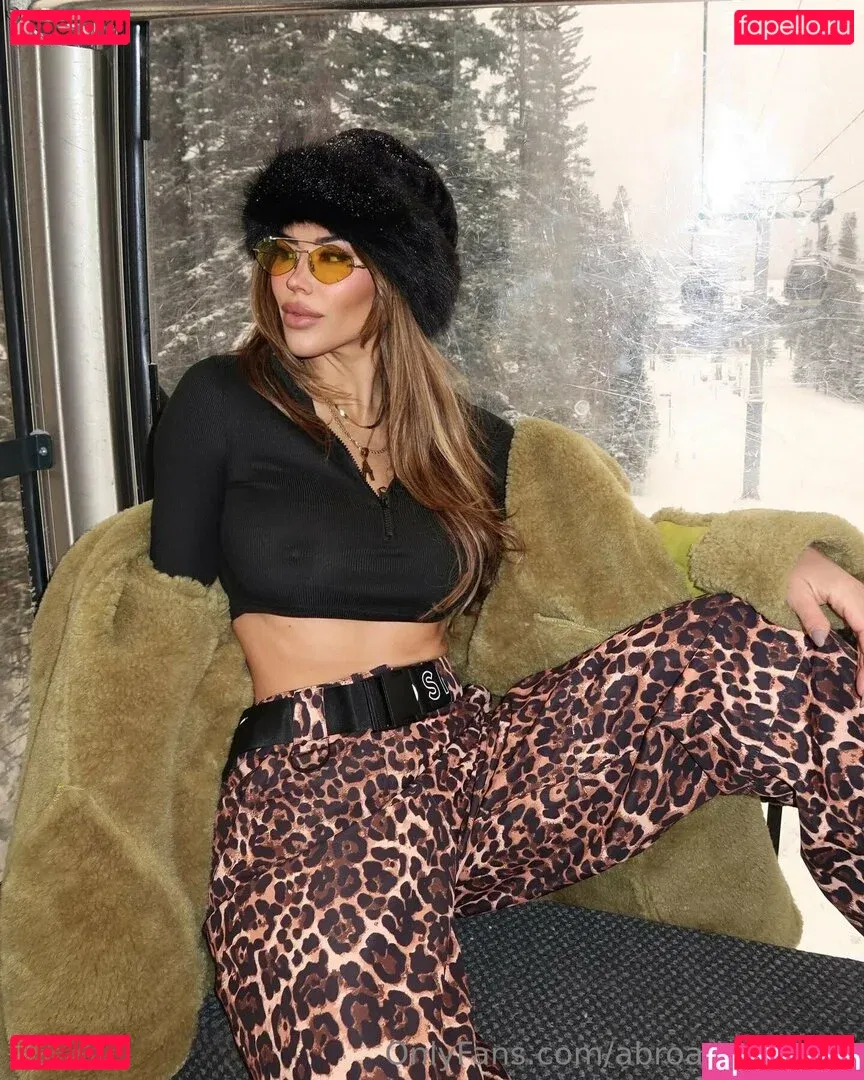 Abroadwithmila Onlyfans Photo Gallery 