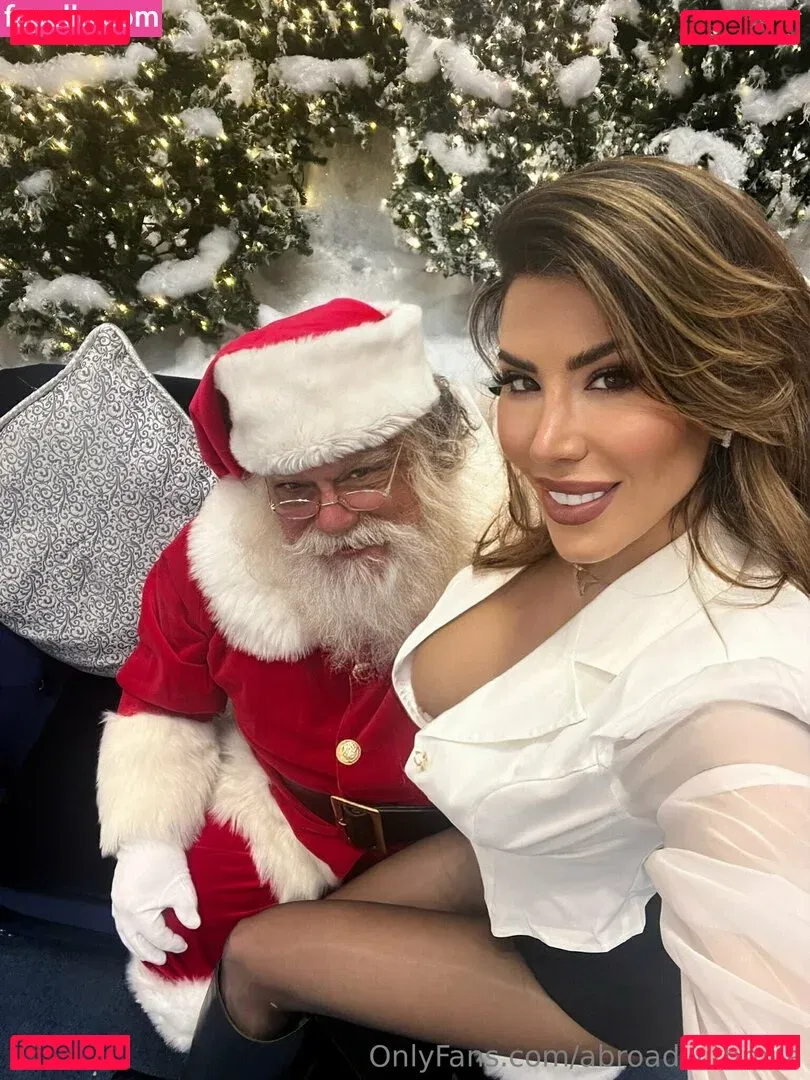 Abroadwithmila Onlyfans Photo Gallery 