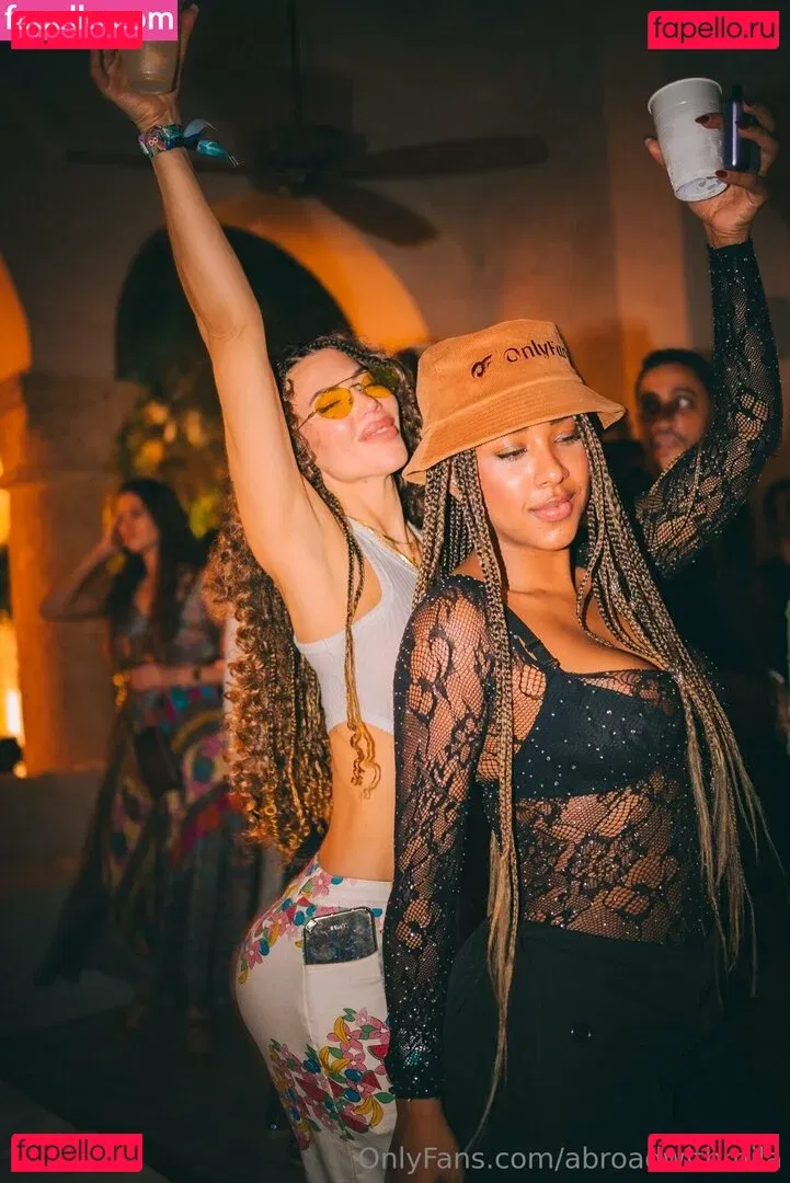 Abroadwithmila Onlyfans Photo Gallery 