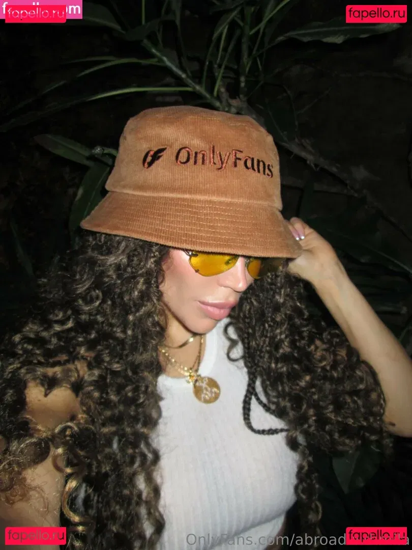 Abroadwithmila Onlyfans Photo Gallery 