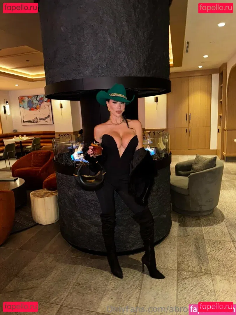 Abroadwithmila Onlyfans Photo Gallery 