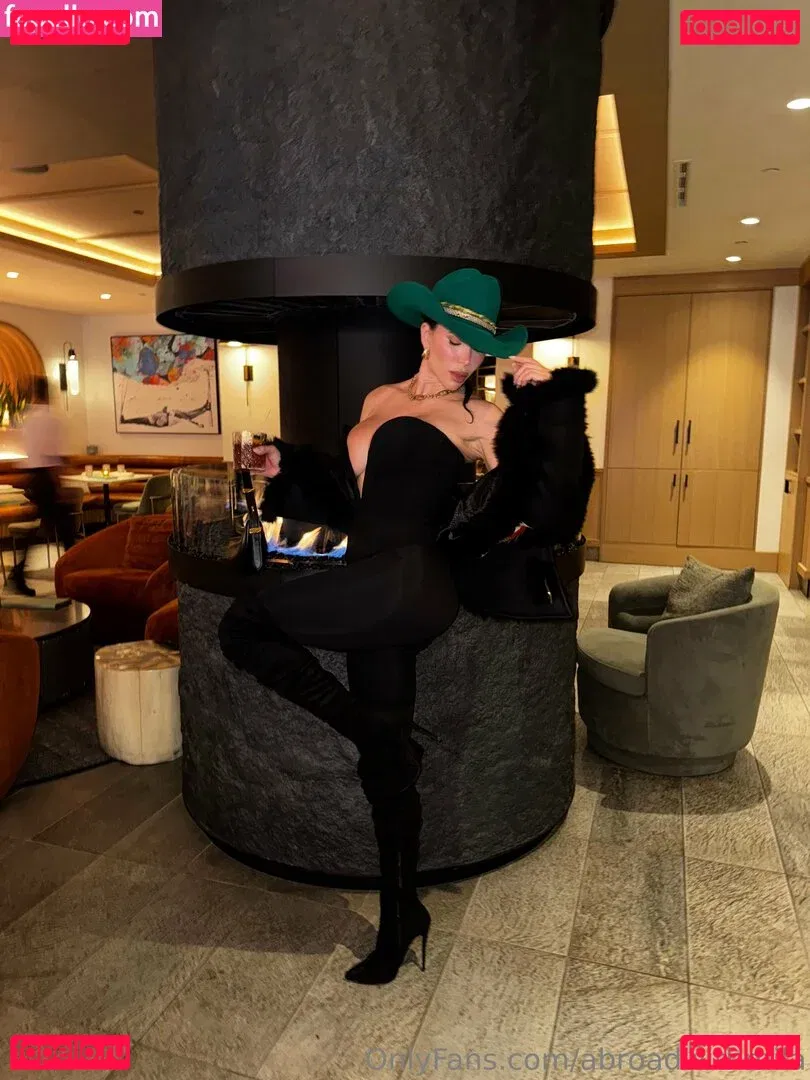 Abroadwithmila Onlyfans Photo Gallery 