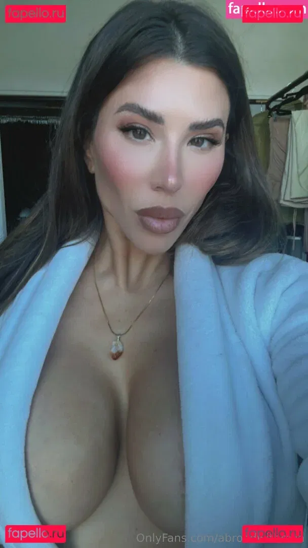 Abroadwithmila Onlyfans Photo Gallery 