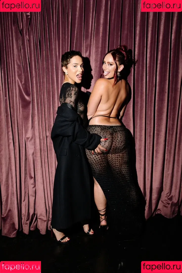 Yesjulz Onlyfans Photo Gallery 