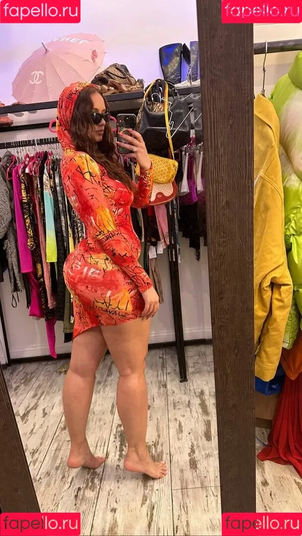 Yesjulz Onlyfans Photo Gallery 