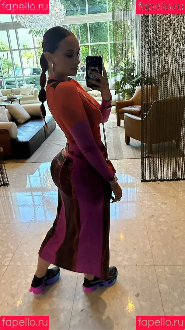 Yesjulz Onlyfans Photo Gallery 