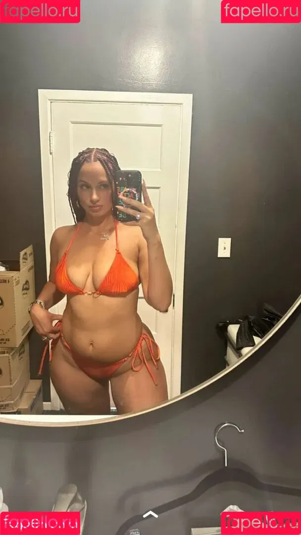 Yesjulz Onlyfans Photo Gallery 