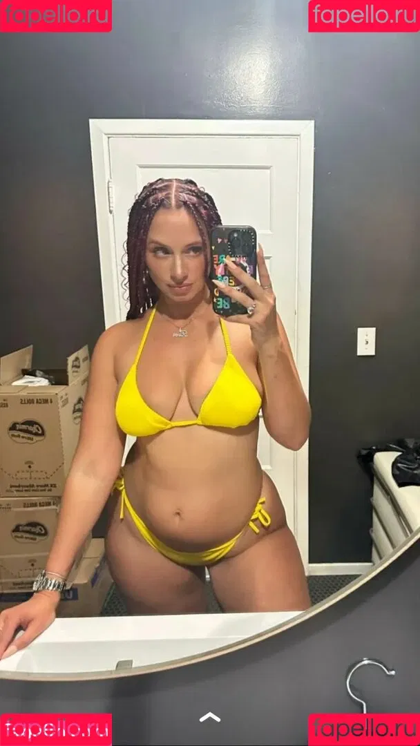 Yesjulz Onlyfans Photo Gallery 