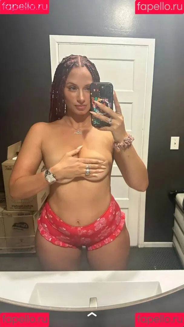 Yesjulz Onlyfans Photo Gallery 