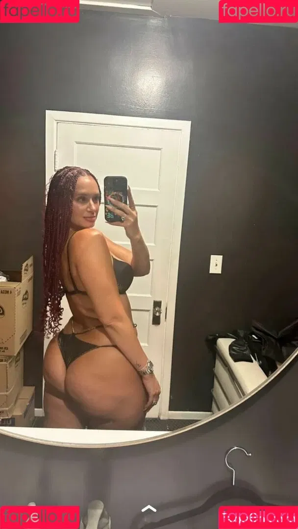Yesjulz Onlyfans Photo Gallery 