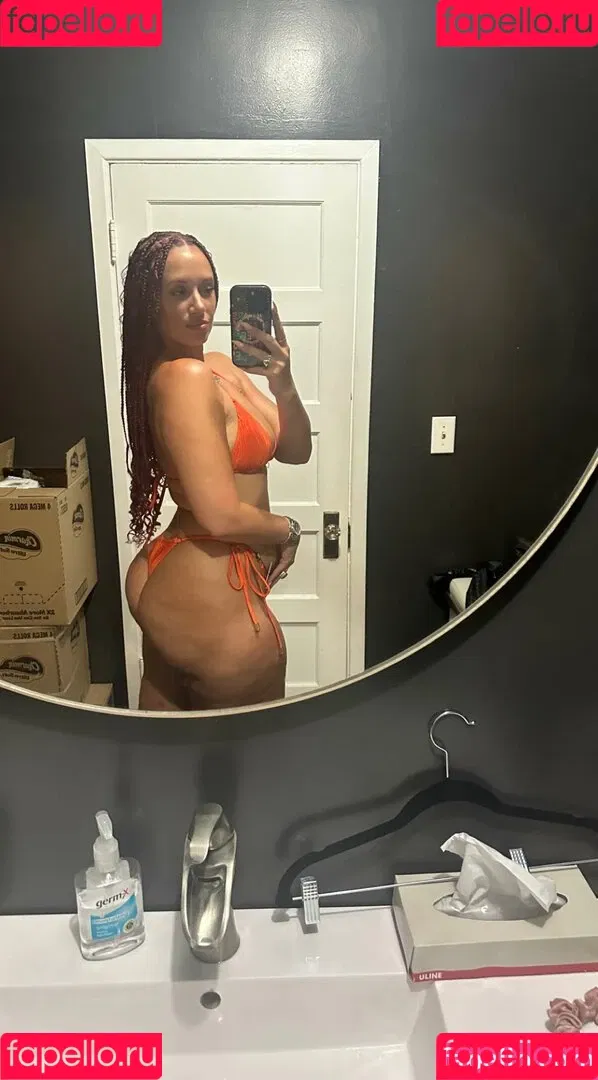 Yesjulz Onlyfans Photo Gallery 