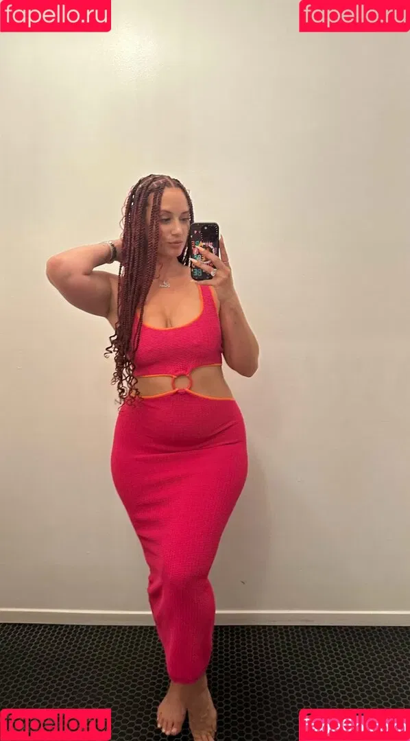Yesjulz Onlyfans Photo Gallery 
