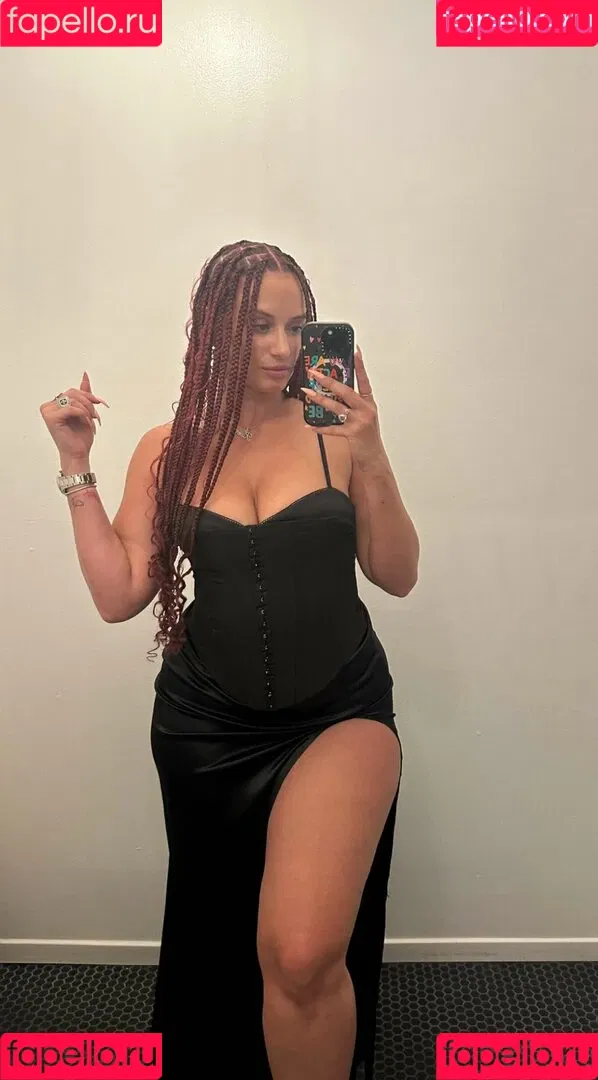 Yesjulz Onlyfans Photo Gallery 