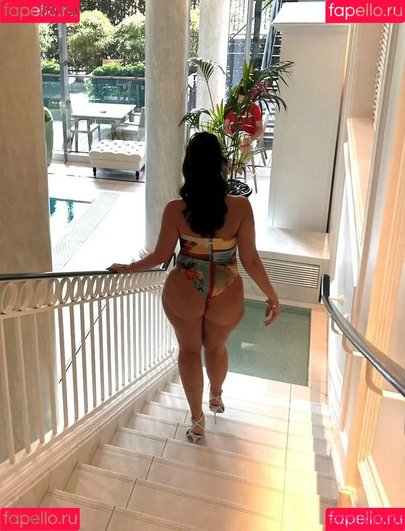 Yesjulz Onlyfans Photo Gallery 