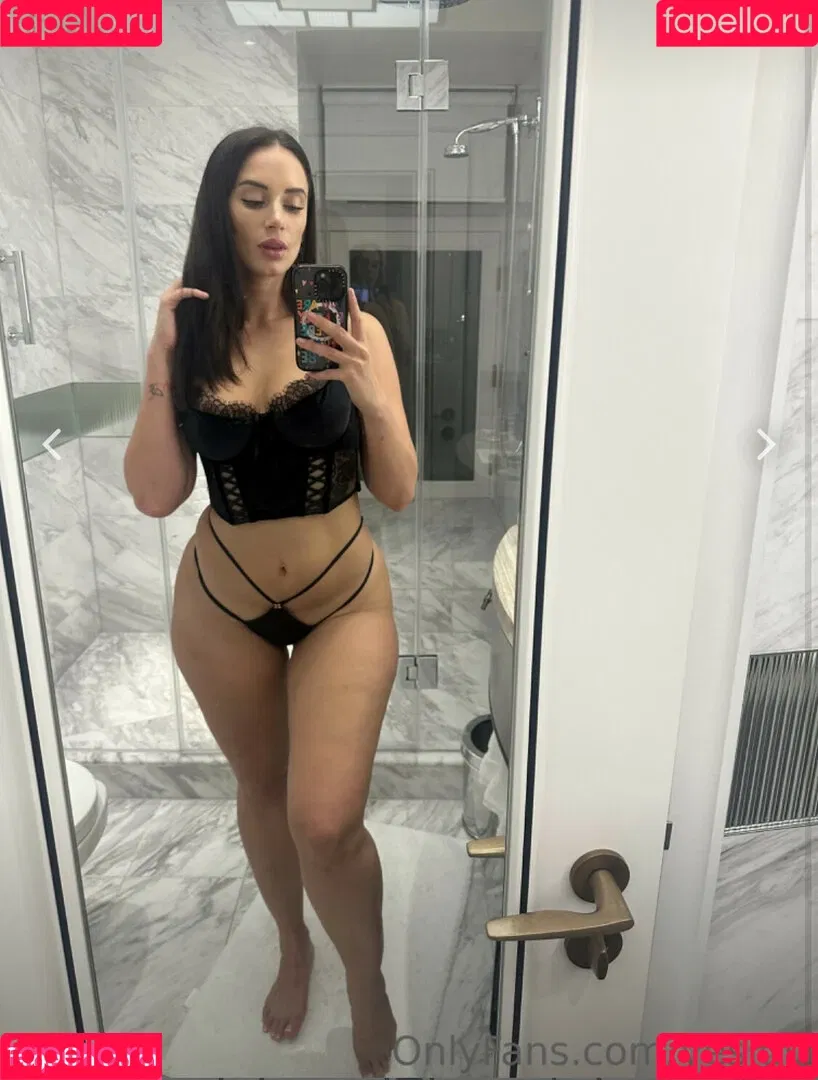 Yesjulz Onlyfans Photo Gallery 
