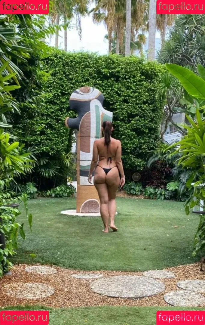 Yesjulz Onlyfans Photo Gallery 
