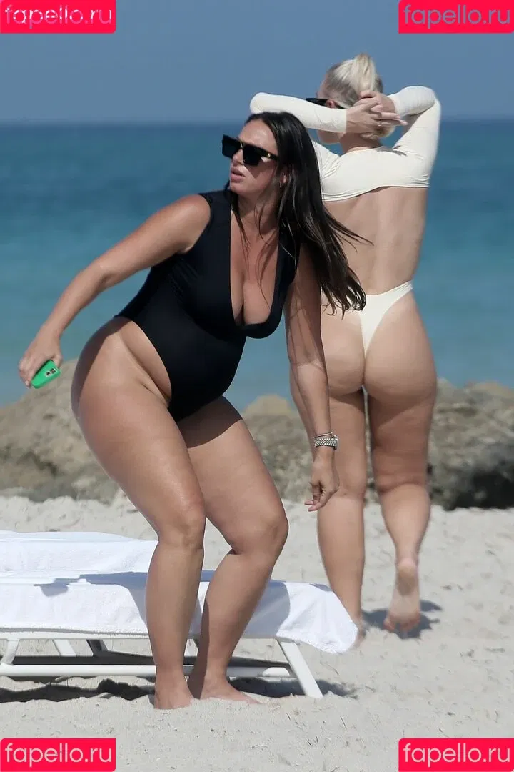 Yesjulz Onlyfans Photo Gallery 