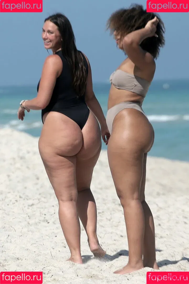 Yesjulz Onlyfans Photo Gallery 