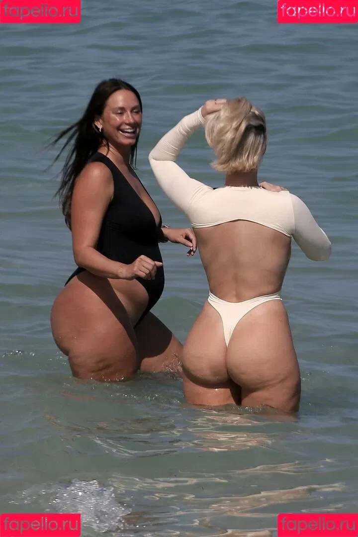 Yesjulz Onlyfans Photo Gallery 
