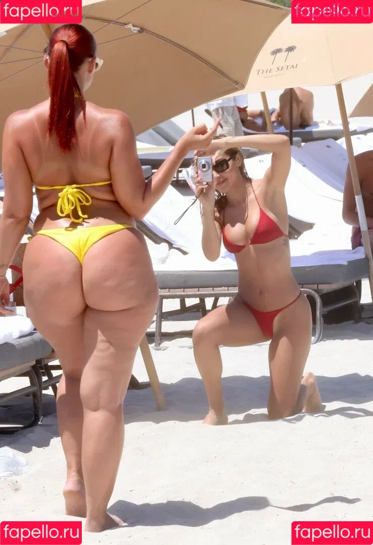 Yesjulz Onlyfans Photo Gallery 