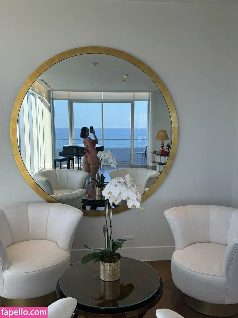 Yesjulz Onlyfans Photo Gallery 