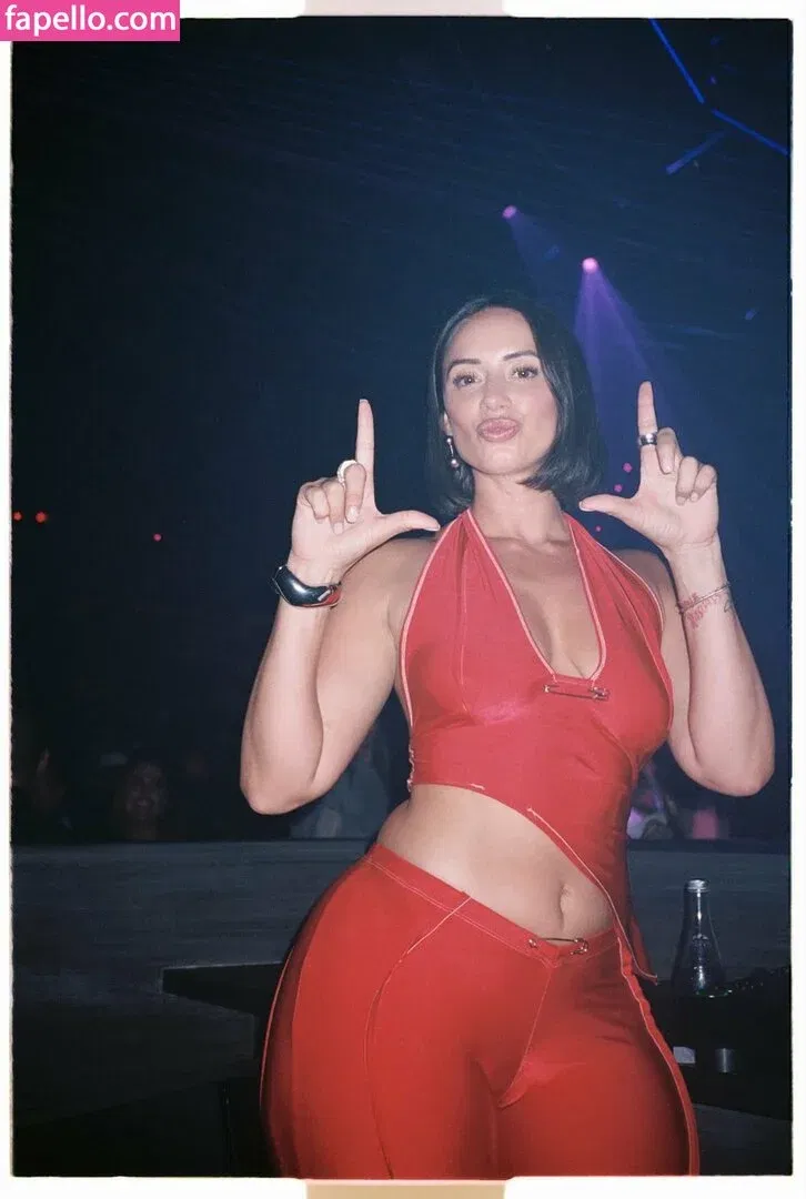 Yesjulz Onlyfans Photo Gallery 