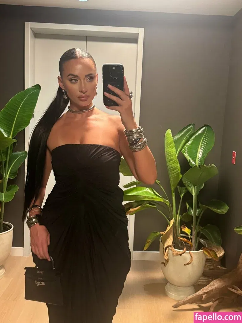 Yesjulz Onlyfans Photo Gallery 