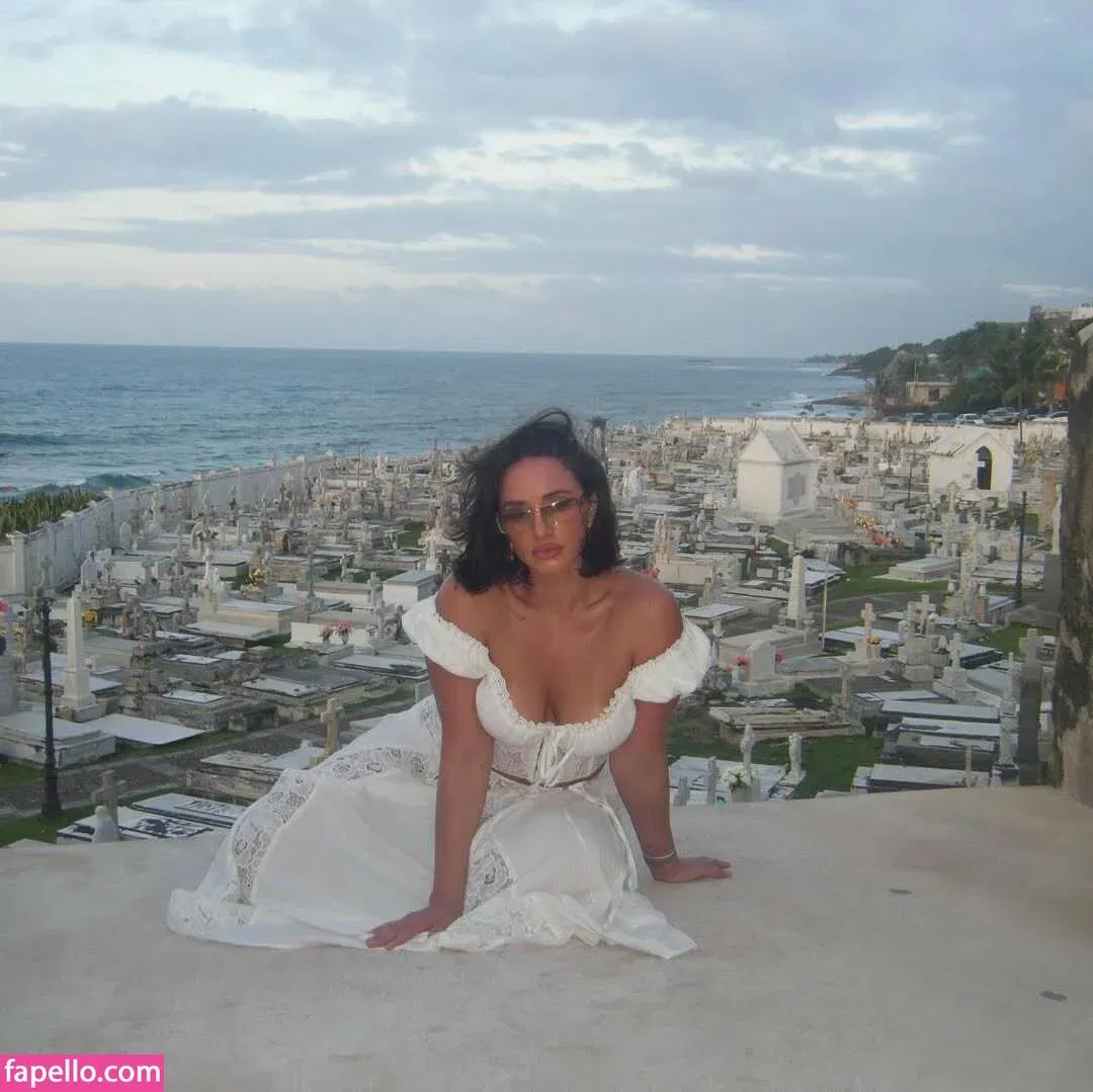 Yesjulz Onlyfans Photo Gallery 