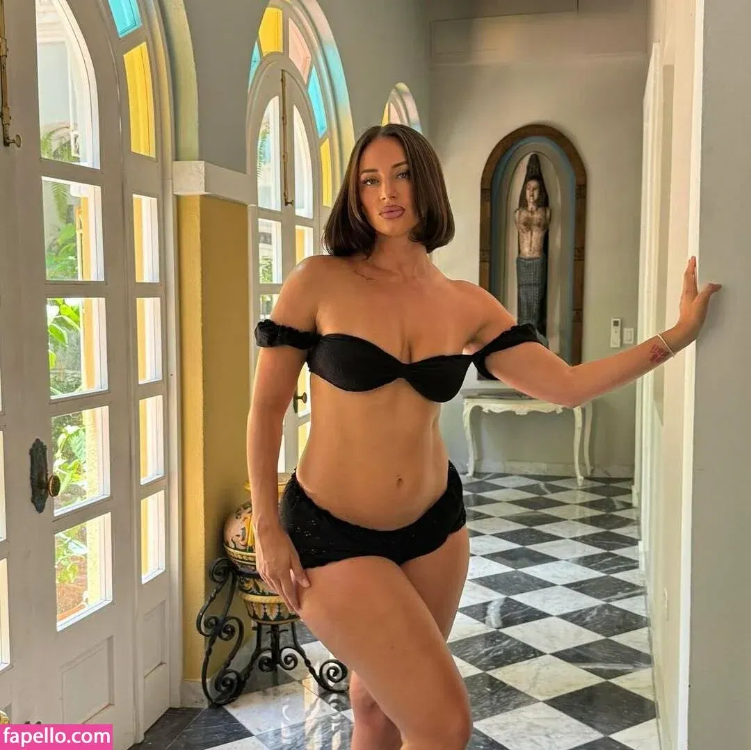 Yesjulz Onlyfans Photo Gallery 