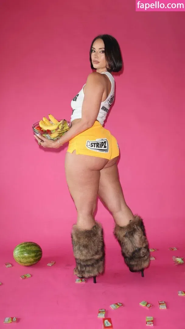 Yesjulz Onlyfans Photo Gallery 